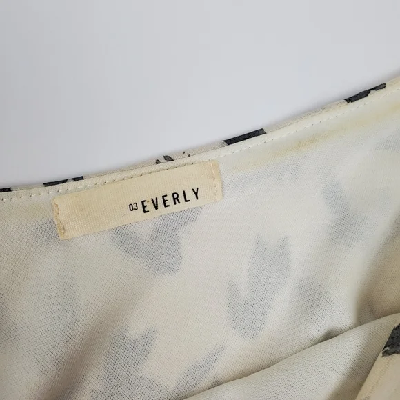 Everly One Shoulder Print Dress - Picture 3 of 5